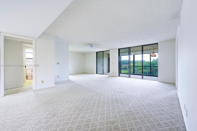 4 of 37 - 5188 Woodland Lakes Dr 337, Palm Beach Gardens, FL