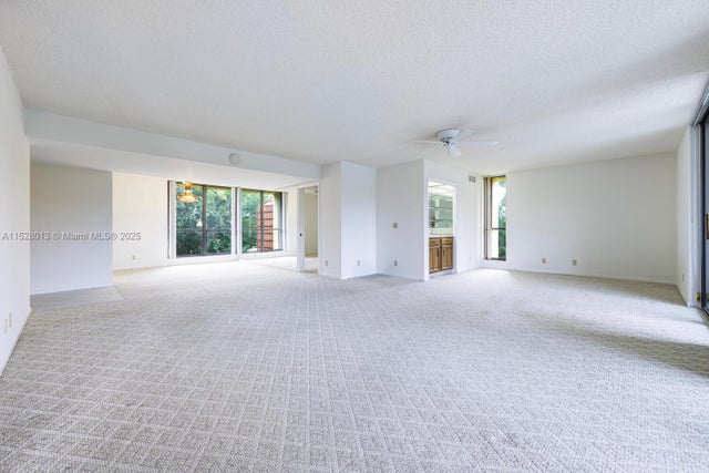5 of 37 - 5188 Woodland Lakes Dr 337, Palm Beach Gardens, FL