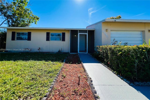 2 of 33 - 6990 Sw 1st St, Margate, FL