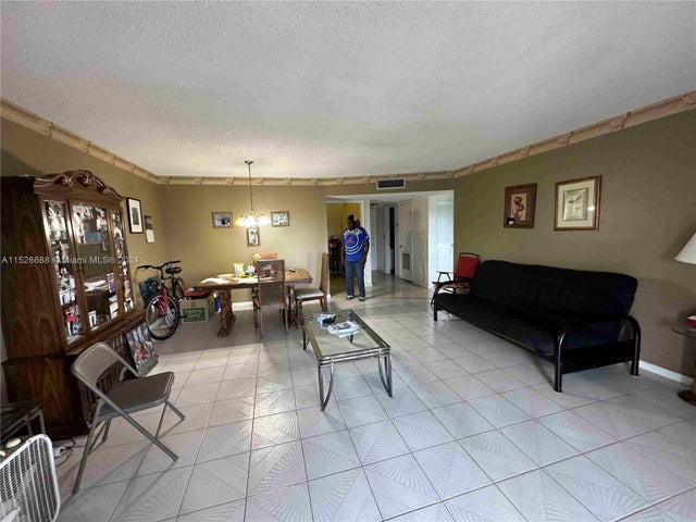4 of 17 - 2061 Nw 47th Ter 405, Lauderhill, FL