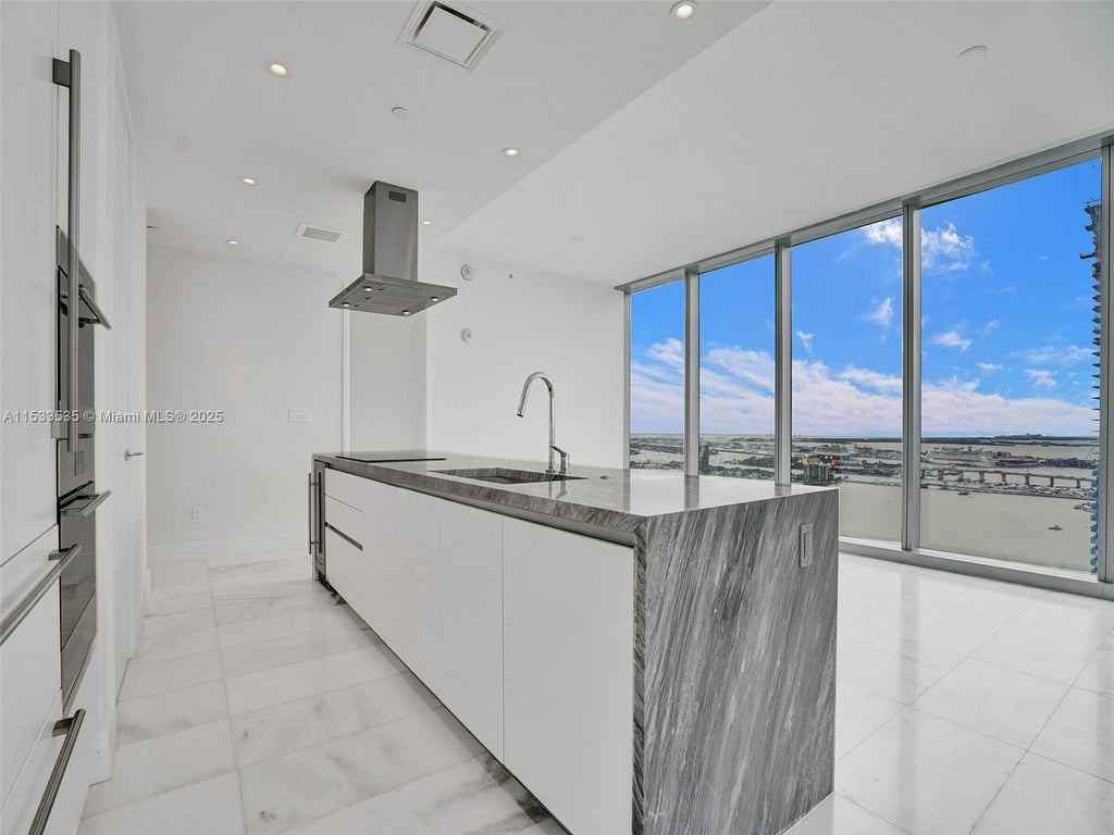 700 Ne 26th Ter 3505, Miami