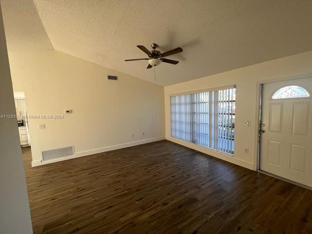 4 of 17 - 11520 Nw 31st Pl, Sunrise, FL