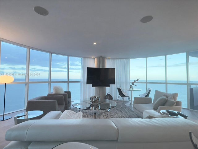 2 of 32 - 6301 Collins Ave 3001, Miami Beach, FL