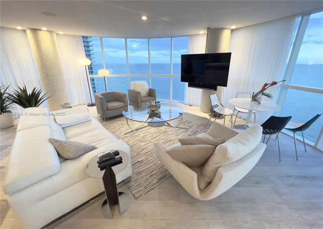 4 of 32 - 6301 Collins Ave 3001, Miami Beach, FL