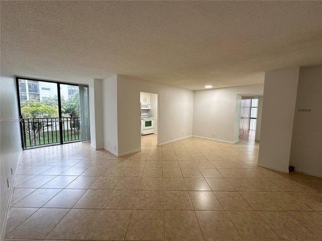 4 of 23 - 17021 N Bay Rd 320-4, Sunny Isles Beach, FL