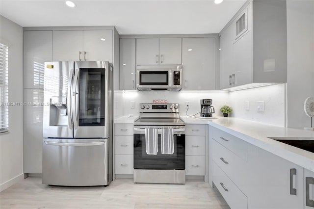 2 of 31 - 2101 Lucaya Bnd E3, Coconut Creek, FL