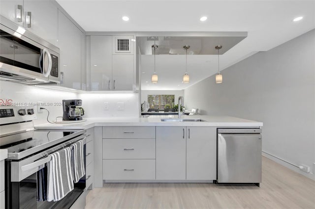 4 of 31 - 2101 Lucaya Bnd E3, Coconut Creek, FL