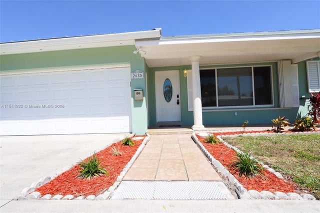 1 of 17 - 2685 Se 5th St, Pompano Beach, FL