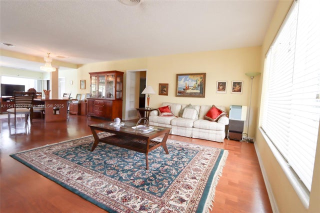5 of 17 - 2685 Se 5th St, Pompano Beach, FL