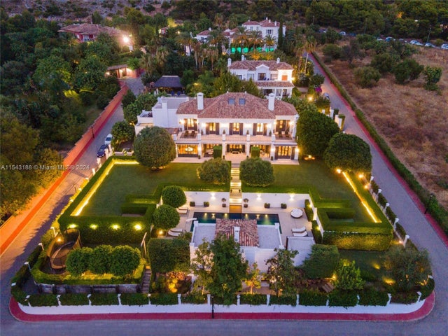 1 of 43 - 00 Los Picos De Nagüeles, Marbella, 