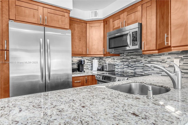 4 of 32 - 345 Ocean Dr 411, Miami Beach, FL