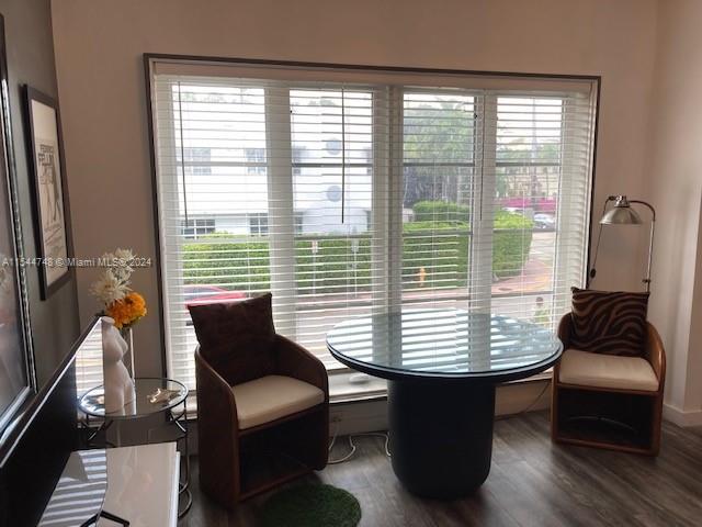 4 of 14 - 550 15th St 201, Miami Beach, FL
