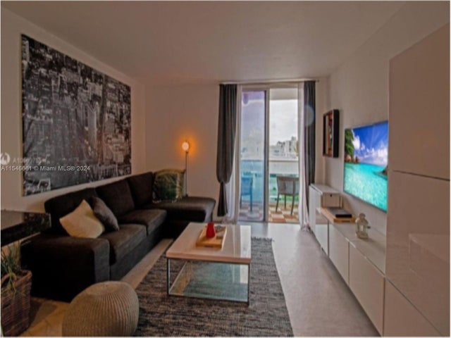3 of 14 - 1035 West Ave 802, Miami Beach, FL
