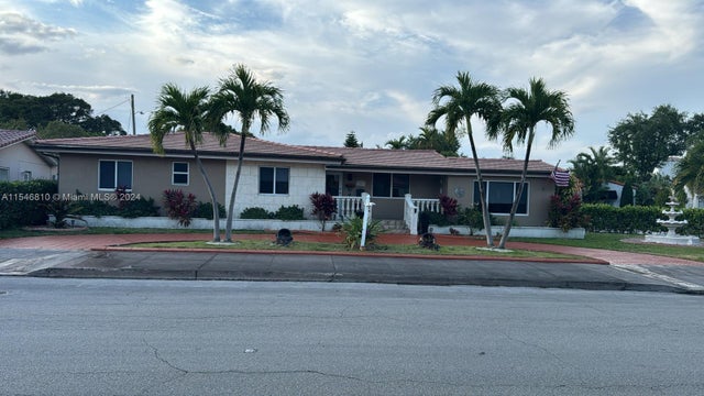 1 of 19 - 206 Ponce De Leon Blvd, Coral Gables, FL