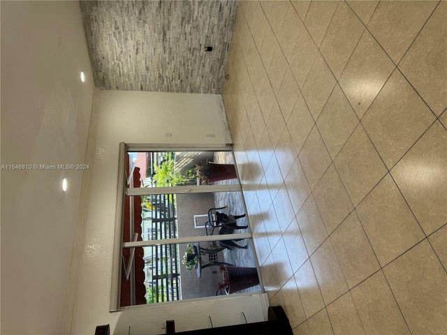 5 of 19 - 206 Ponce De Leon Blvd, Coral Gables, FL