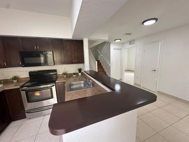 5 of 24 - 430 Nw 20th St, Miami, FL