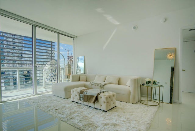 3 of 17 - 495 Brickell Ave 2111, Miami, FL