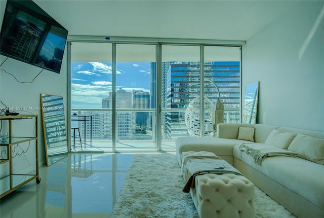 4 of 17 - 495 Brickell Ave 2111, Miami, FL