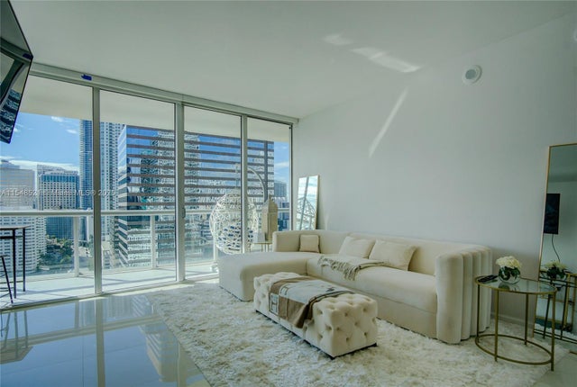 5 of 17 - 495 Brickell Ave 2111, Miami, FL