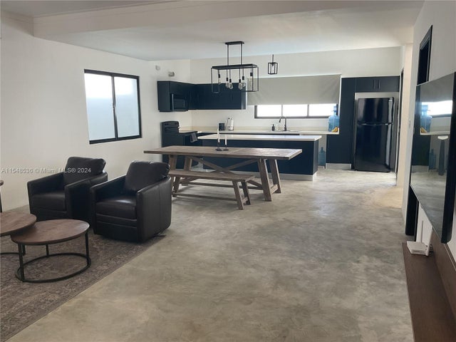 3 of 9 - 3 Sw Calle El Sol, , 