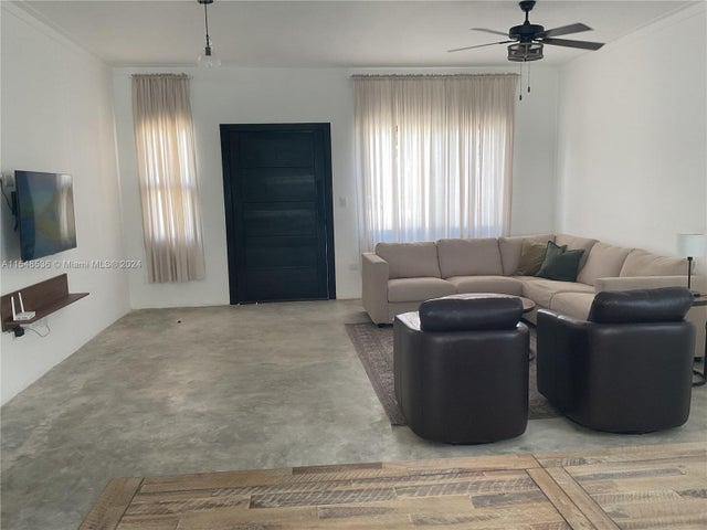 4 of 9 - 3 Sw Calle El Sol, , 