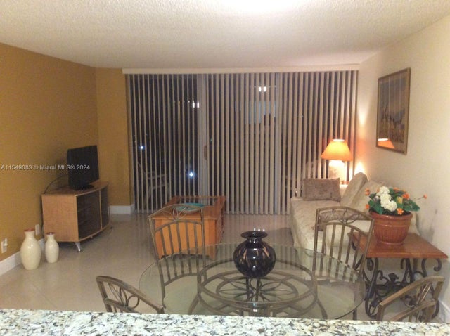3 of 17 - 3771 Environ Blvd 450, Lauderhill, FL