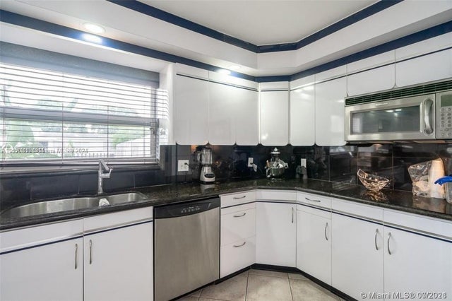 2 of 2 - N/A, Miami, FL