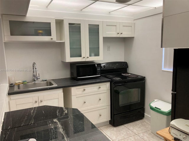 4 of 57 - 5111 W Oakland Park Blvd 104, Lauderdale Lakes, FL
