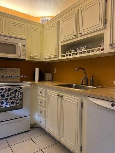 5 of 16 - 2871 Somerset Dr 218, Lauderdale Lakes, FL