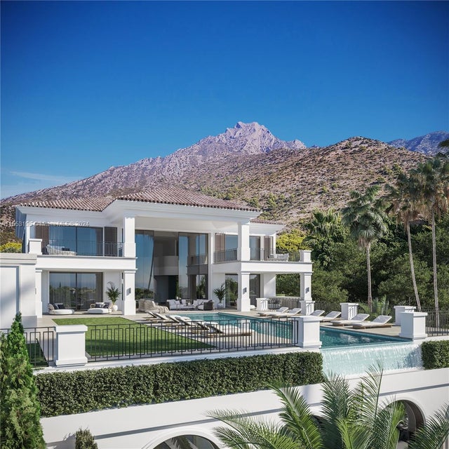 1 of 29 - 00 Cascada De Camoján, Marbella, 
