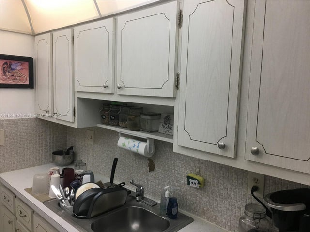 3 of 23 - 12590 Ne 16th Ave 302, North Miami, FL