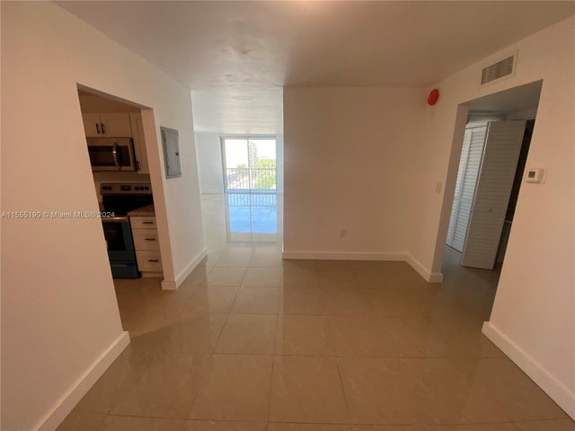 4 of 30 - 12590 Ne 16th Ave 603, North Miami, FL