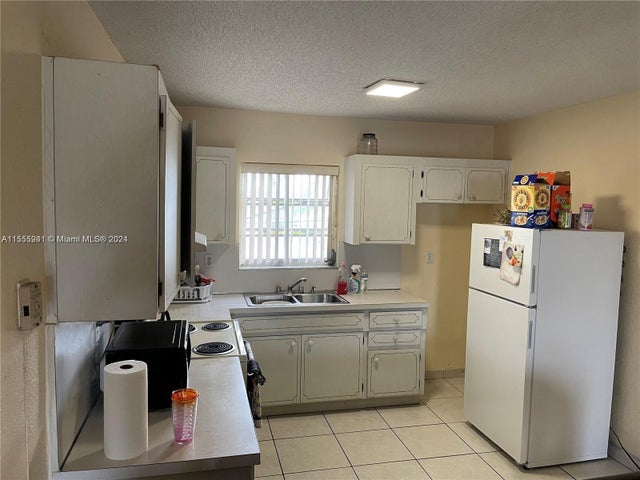 2 of 4 - 1825 Cleveland St 14, Hollywood, FL