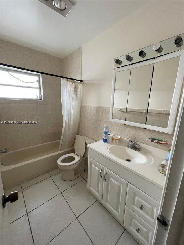 3 of 4 - 1825 Cleveland St 14, Hollywood, FL