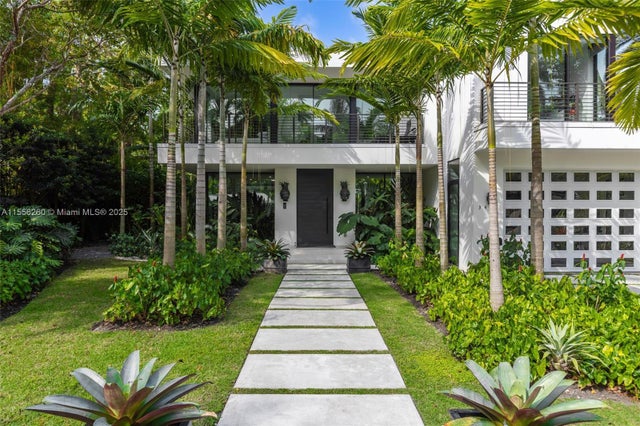 1 of 43 - 3470 Poinciana Ave, Coconut Grove, FL