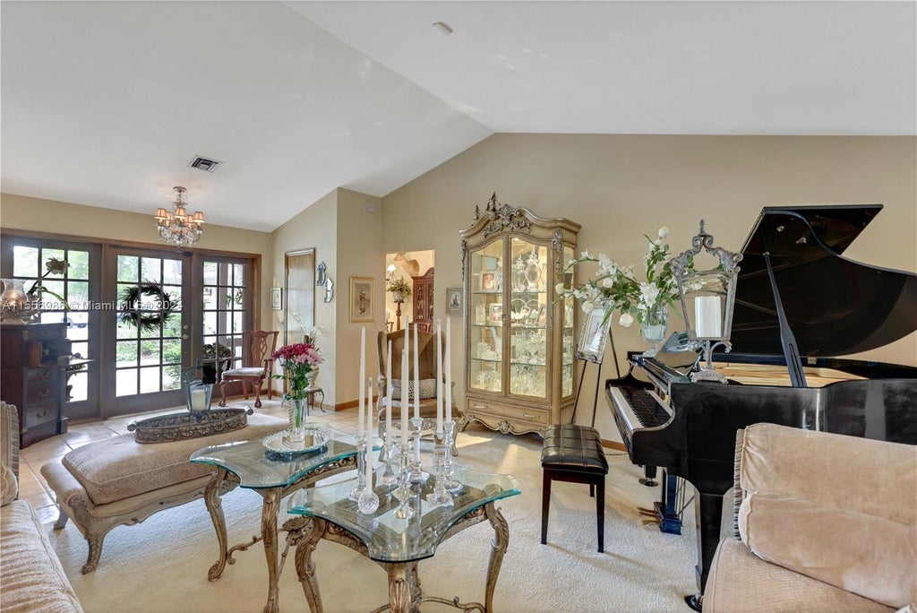 142 W Pinehill Trl W, Tequesta Property Listing MLS® A11556986