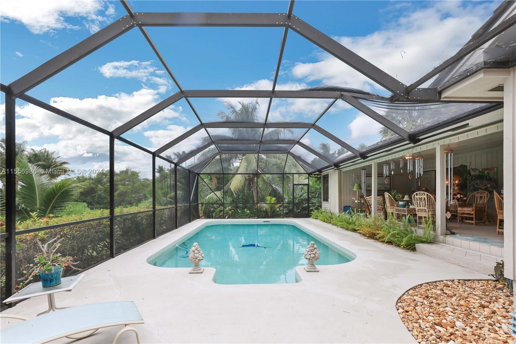 142 W Pinehill Trl W, Tequesta Property Listing MLS® A11556986
