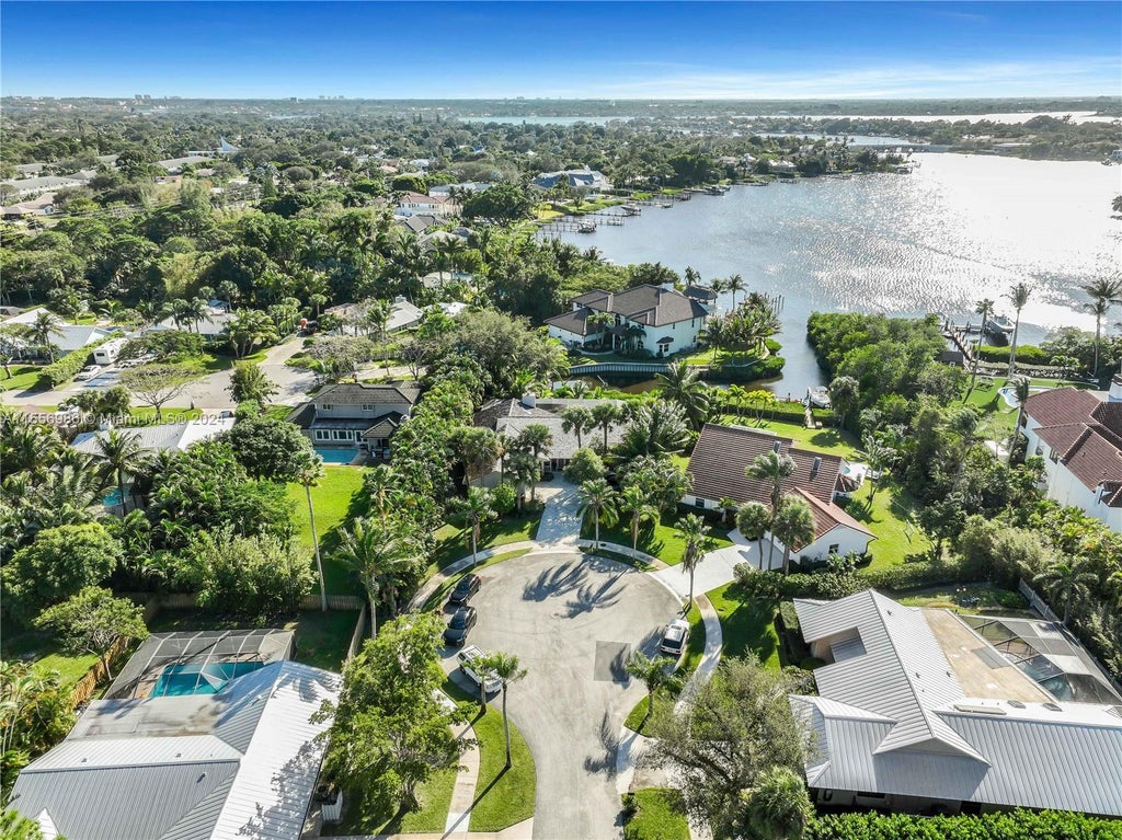 142 W Pinehill Trl W, Tequesta Property Listing MLS® A11556986