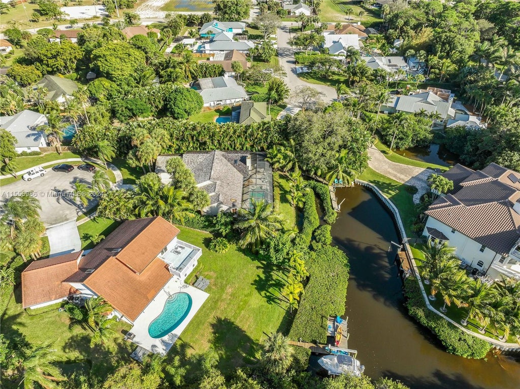 142 W Pinehill Trl W, Tequesta Property Listing MLS® A11556986