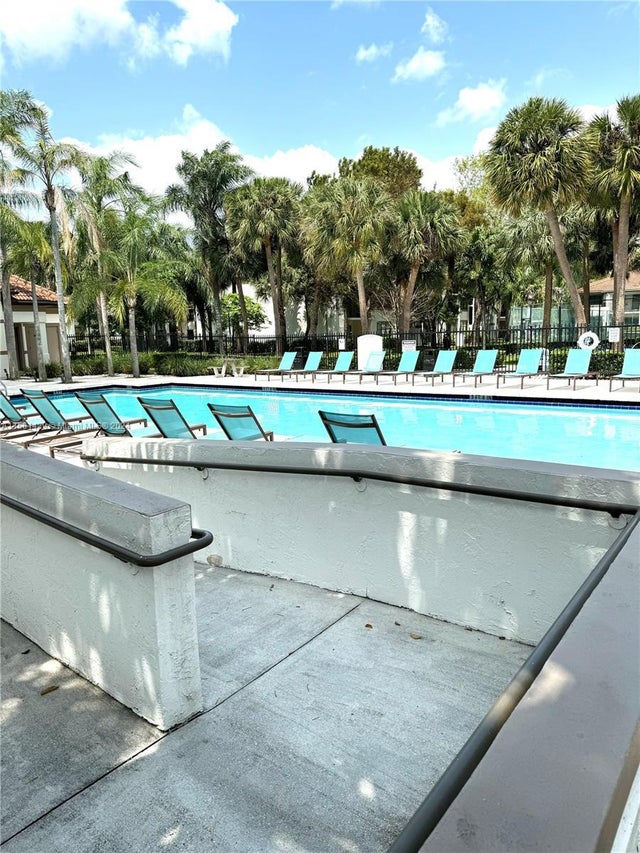 4 of 23 - 520 S Park Rd 16-12, Hollywood, FL