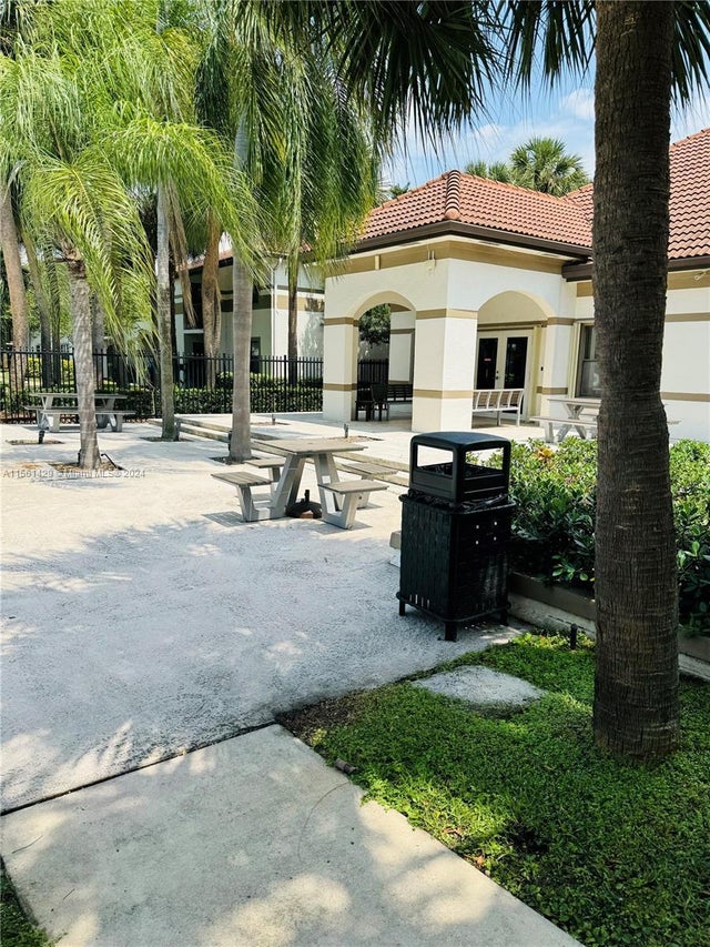 5 of 23 - 520 S Park Rd 16-12, Hollywood, FL