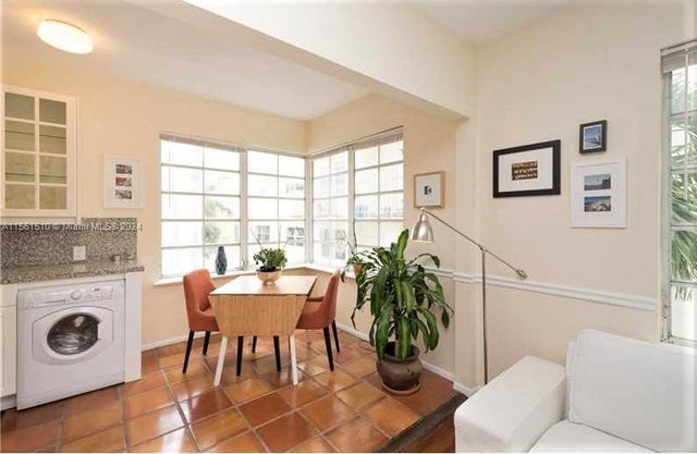 5 of 15 - 610 8th St 203, Miami Beach, FL