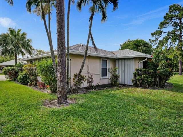 3 of 35 - 207 Cape Cod Cir, Lake Worth, FL