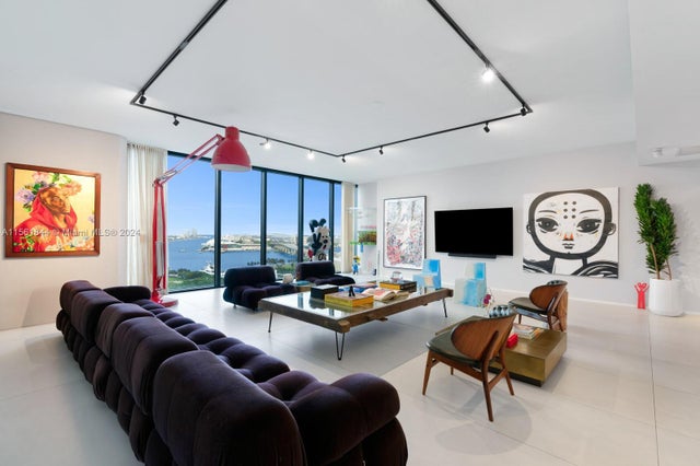 3 of 35 - 1000 Biscayne Blvd 1702, Miami, FL