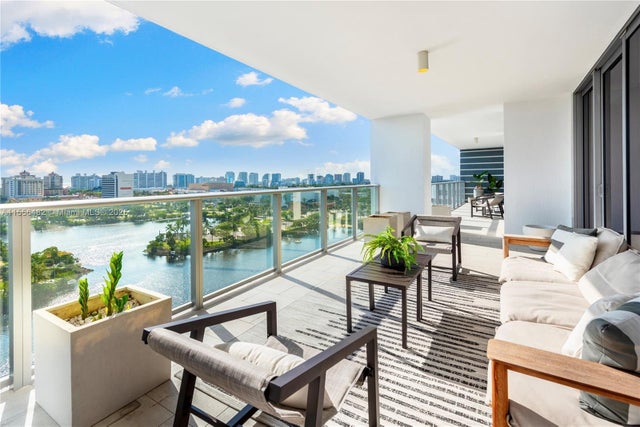 1 of 62 - 1180 N Federal Hwy 1204, Fort Lauderdale, FL