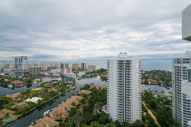 1 of 46 - 21205 Yacht Club Dr 3209, Aventura, FL