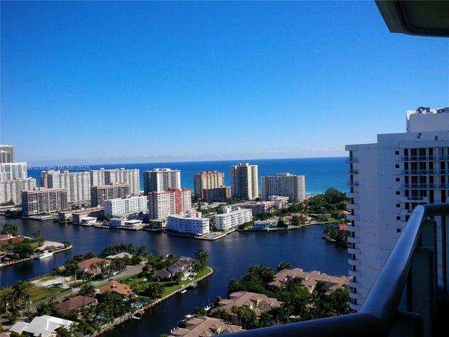 3 of 56 - 21205 Yacht Club Dr 3209, Aventura, FL