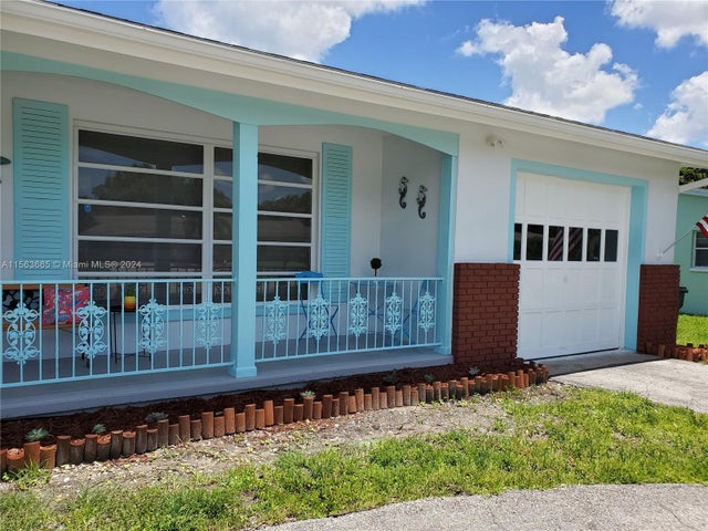 4 of 36 - 823 Lake Mcgregor Drive, Fort Myers, FL