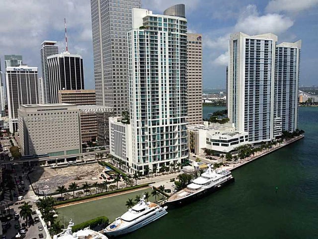 1 of 18 - 475 Brickell Av 2415, Miami, FL