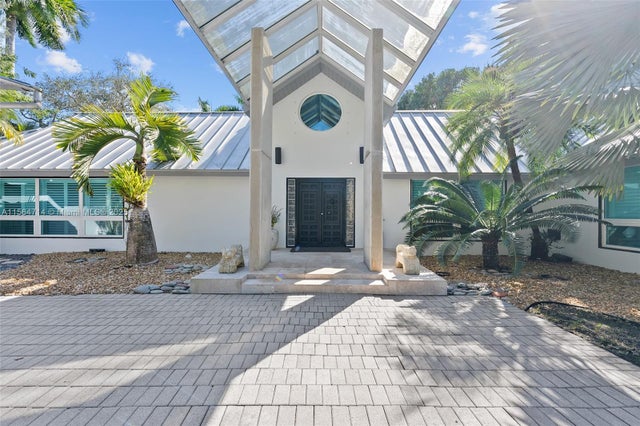 3 of 24 - 3950 Hardie Ave, Coconut Grove, FL